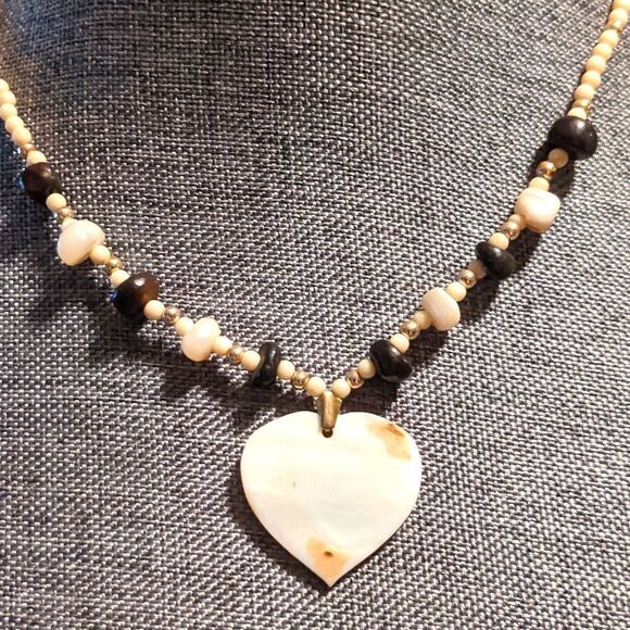 Vintage mother of pearl dbl sided heart, raw hetian jade blk opal, bead necklace - Picture 4 of 13